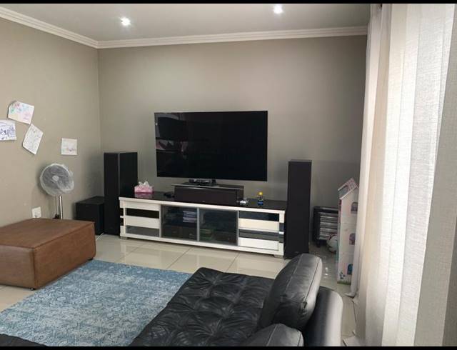 3 BEDROOM PROPERTY TO RENT IN STONERIDGE